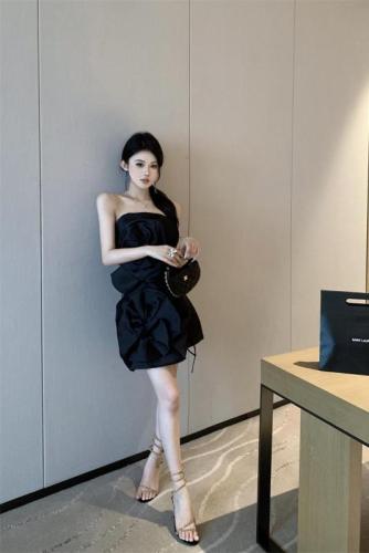 Real shot ~ Rich family’s daughter’s dinner party, three-dimensional large flower decoration, multi-layered waist-cinching temperament, slimming tube top dress