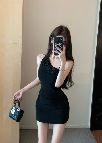 Real shot!  Summer oblique shoulder hand-sewn three-dimensional flower slim-fitting hip dress suspender skirt short skirt