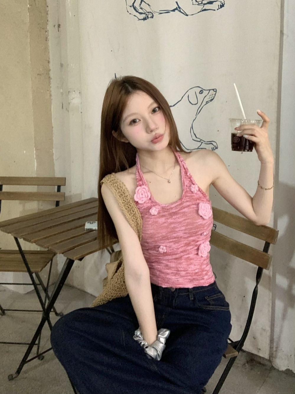 Designed three-dimensional flower halter neck camisole women's 2024 summer new hot girl outer wear backless short top