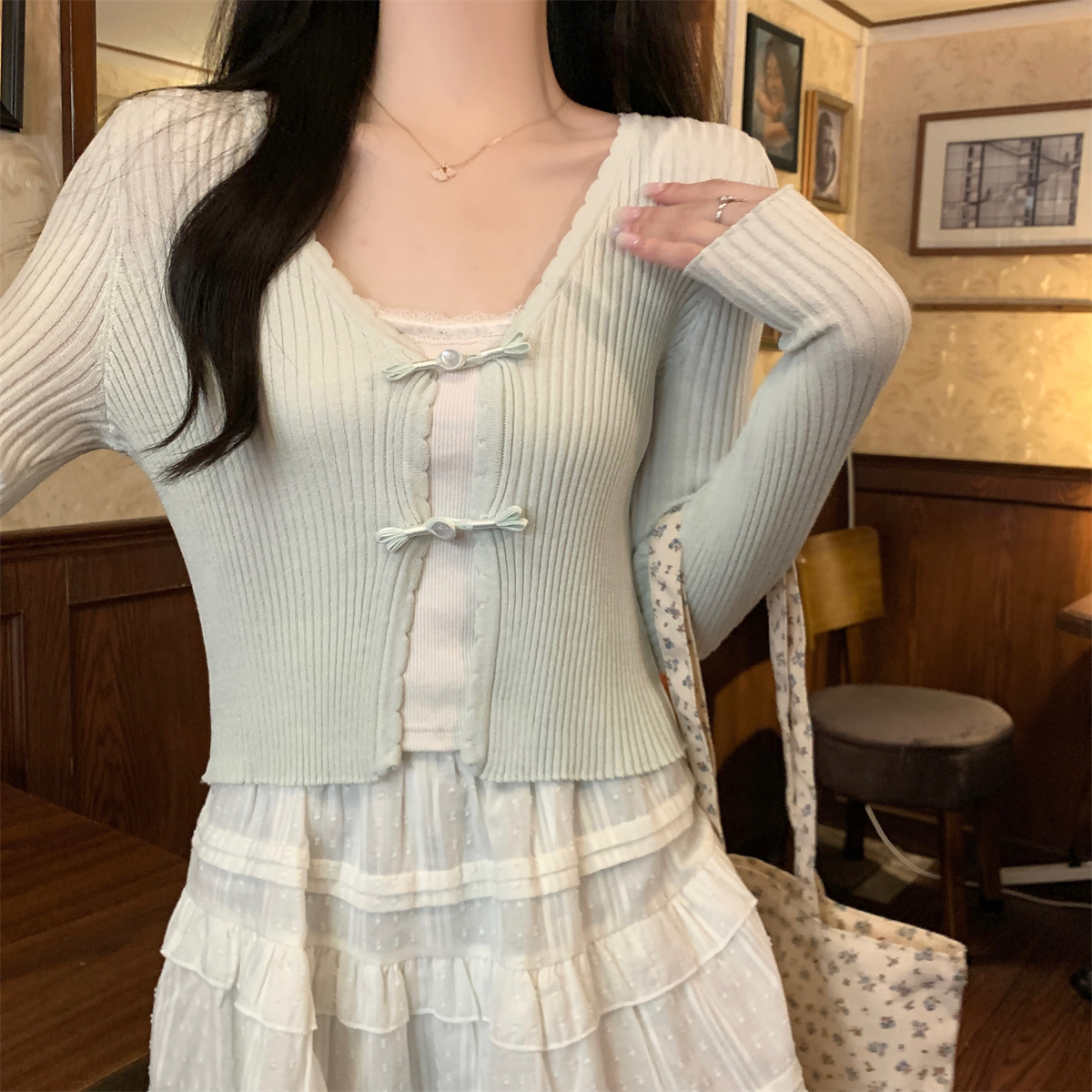 Actual shot of summer Korean style v-neck temperament Chinese buckle versatile thin sun protection knitted cardigan top for outer wear