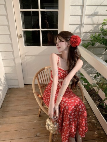 Real shot of bright summer seaside vacation dress for women, summer mid-length/short waisted floral skirt dress