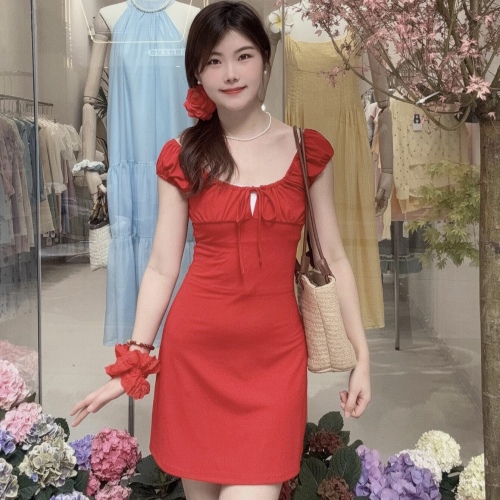 纯欲辣妹红色短袖连衣裙女2024夏季度假风修身收腰包臀裙系带短裙