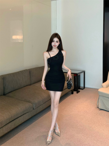 Real shot!  Summer oblique shoulder hand-sewn three-dimensional flower slim-fitting hip dress suspender skirt short skirt