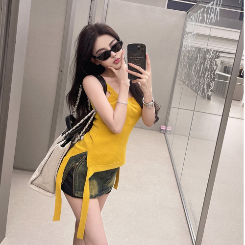 Internet celebrity's same style navel-baring camisole for women with breast pads hot girl style asymmetrical streamers slim fit sleeveless top wholesale