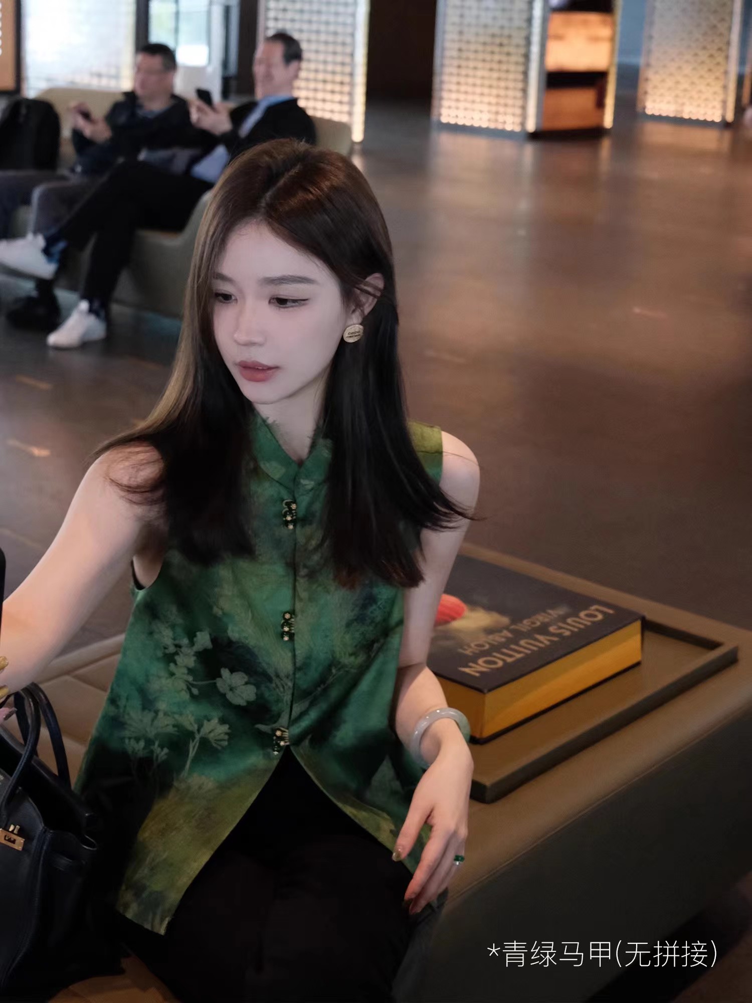 New Chinese style national style green heavy industry jacquard vest for women new high-end retro stand-up collar satin chic top