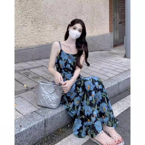 大码女装吊带连衣裙夏碎花海边沙滩裙胖mm遮肚显瘦长裙