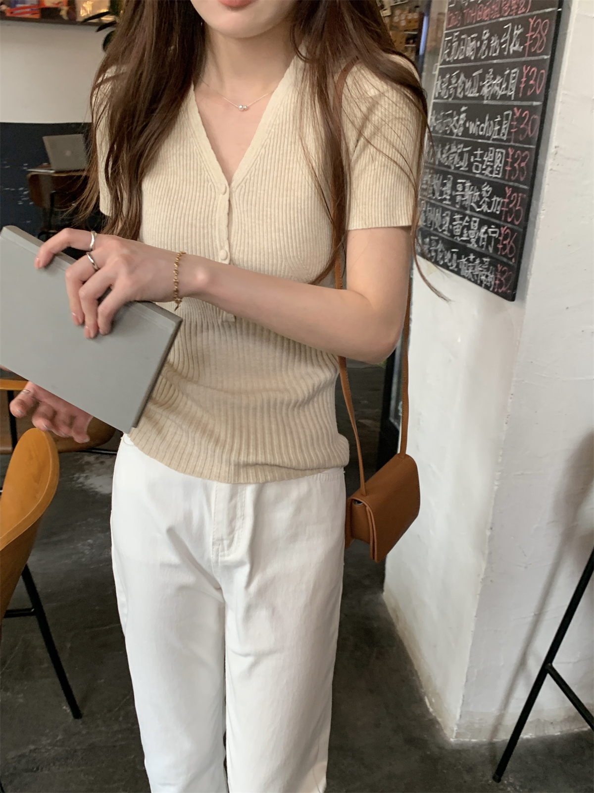 實拍 夏季韓版修身氣質v領紐扣設計感顯瘦安迪絨針織短袖上衣