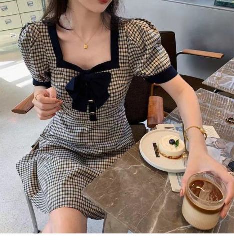 Summer French Square Neck Puff Sleeve Temperament Sweet and Spicy Street Fat MM Plaid Dress for Women M-4XL 200 Jin