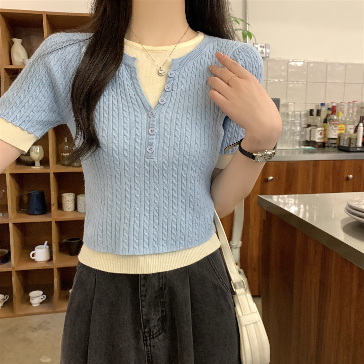 Real shot summer Korean version of the color collision fake two pieces buttoned macaroon design sense Andy velvet knit short-sleeved shirt 