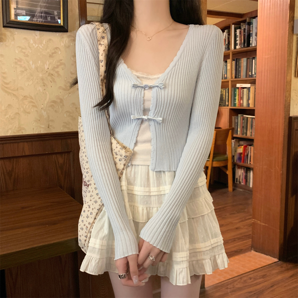 Actual shot of summer Korean style v-neck temperament Chinese-style buckle gentle and thin sun protection knitted cardigan top for outer wear
