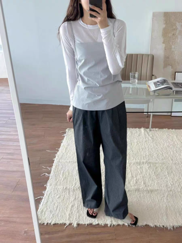 Korean Spring/Summer 2024 Designed Slit and Pleated Layer Top