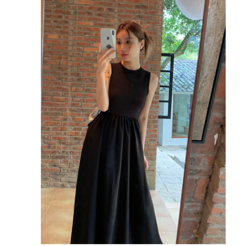 French retro high-end chic waist long dress with elegant sleeveless design and hollow back dress for women