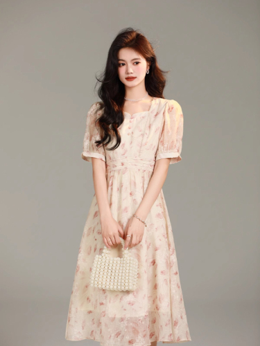 New Chinese style exquisite floral dress for women 2024 new summer beautiful and gentle style square neck short-sleeved a-line skirt