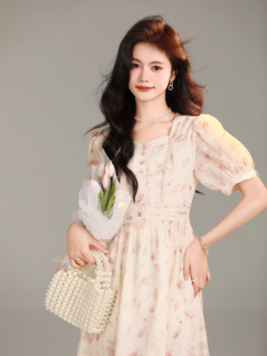 New Chinese style exquisite floral dress for women 2024 new summer beautiful and gentle style square neck short-sleeved a-line skirt