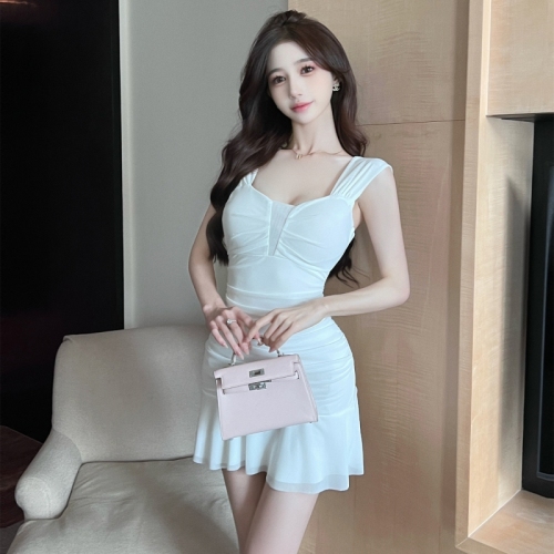 Real shot of lace spliced ​​floral slim fit short dress with breast pads