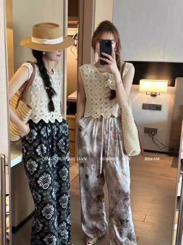 Crochet Vest Women's 2024 Summer New Korean Design Age-Reducing Apricot Color Crochet Hollow Sleeveless Vest Top