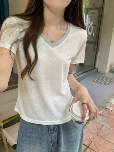 Actual shot of summer Korean style loose v-neck contrasting color temperament versatile skin-friendly short-sleeved T-shirt top for women