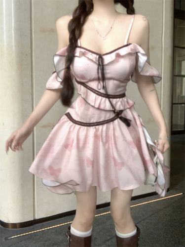 Real shot of Lost City Pure Desire’s sweet waist-slimming dress with flying sleeves