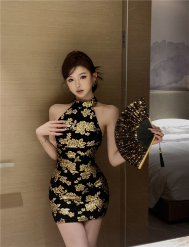 Actual shot ~ New Chinese style dress black and gold slim fit women's hot girl halter neck heavy industry skirt