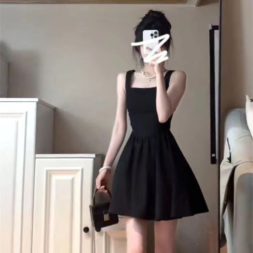 Summer 2024 new waist-cinching new petite temperament short skirt, high-end Hepburn super fairy small black suspender dress