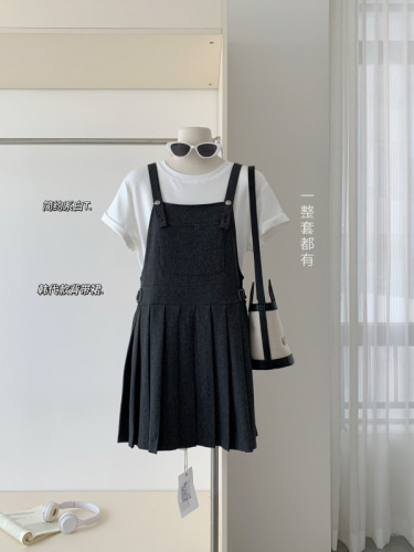South Korea's Dongdaemun niche commuter temperament loose small suit pleated skirt suspender skirt short skirt