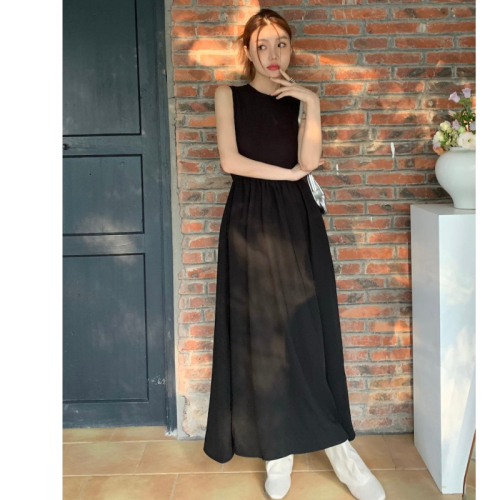 French retro high-end chic waist long dress with elegant sleeveless design and hollow back dress for women