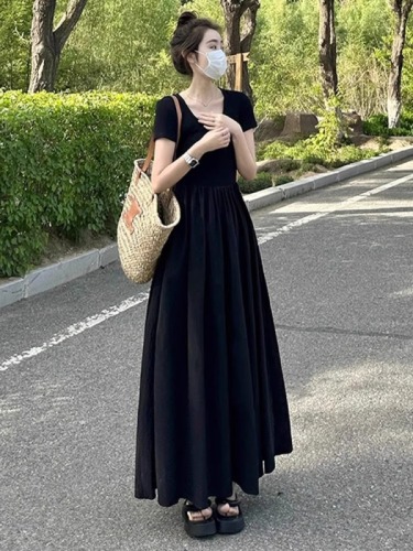 Hepburn style black dress for women summer new small French waist slimming design long skirt