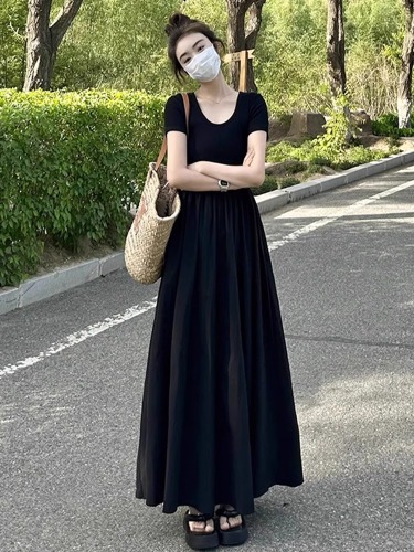 Hepburn style black dress for women summer new small French waist slimming design long skirt