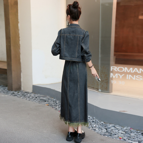 Autumn new women's clothing, retro temperament, fashionable slim denim short jacket, half-length skirt, two-piece suit