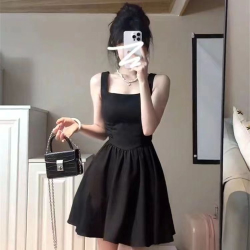 Summer 2024 new waist-cinching new petite temperament short skirt, high-end Hepburn super fairy small black suspender dress