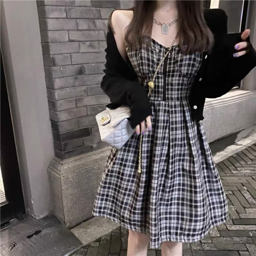 French retro Hepburn plaid suspender dress for women 2024 summer high-end small sweet and spicy skirt