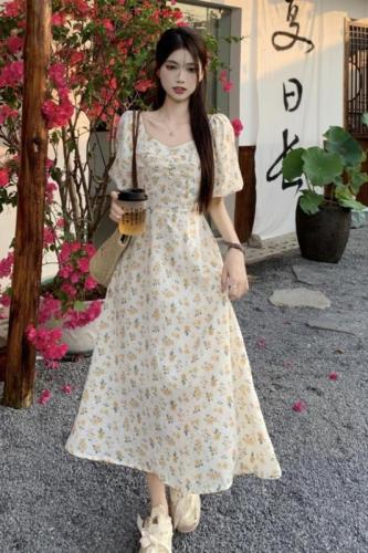 Real shot of retro gentle style floral dress for women summer new age-reducing puff sleeve temperament mid-length skirt