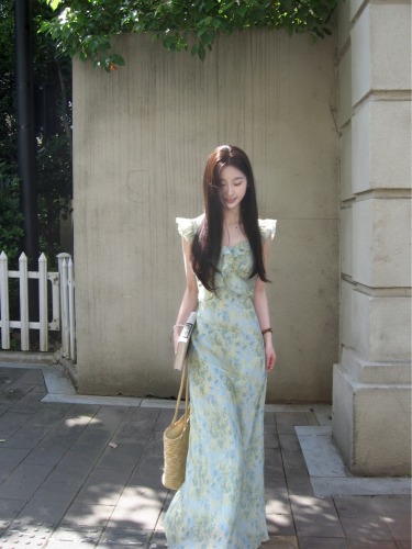 Actual shot~Summer gentle style with small flying sleeves, slim and slim dress, ruffled skirt, long skirt for women