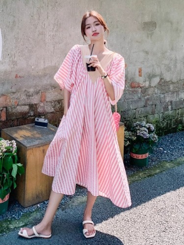 French loose v-neck striped dress for women 2024 summer new high-end casual casual body-covering slimming A-line skirt