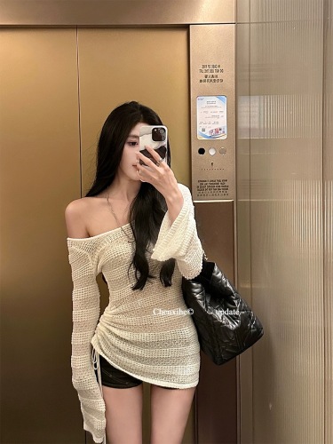 He Chenxi White Bell Sleeve Hollow Sunscreen Knitted Blouse Women's Summer Lazy Versatile Loose Waist Top