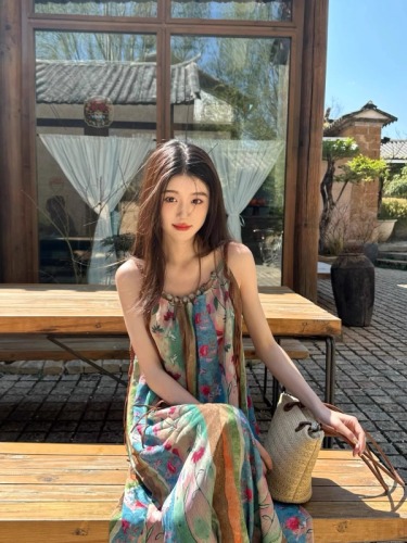 Yunnan Dali travel wear retro printed suspender dress women's Erhai Lijiang travel photo long skirt