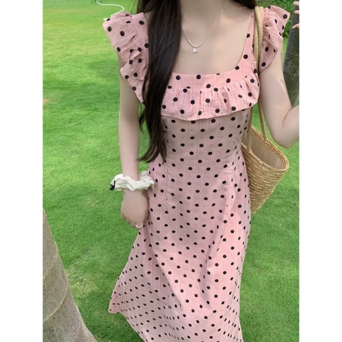 Real shot of summer French polka-dot waist-highlighting hip-hugging woven dress