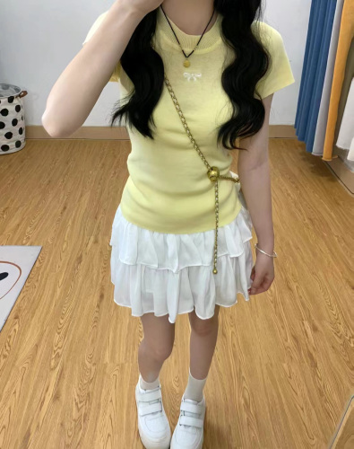 Yellow right shoulder ice silk knitted short-sleeved T-shirt for women with summer design niche chic slim hot girl short top