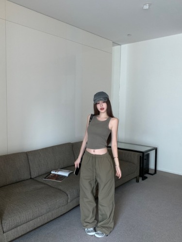 Real shot of puffy breathing pants, cool airy casual wide-leg pants, drawstring ankle overalls