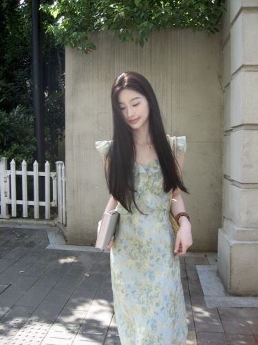 Actual shot~Summer gentle style with small flying sleeves, slim and slim dress, ruffled skirt, long skirt for women
