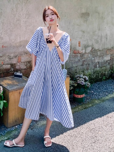 French loose v-neck striped dress for women 2024 summer new high-end casual casual body-covering slimming A-line skirt