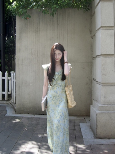 Actual shot~Summer gentle style with small flying sleeves, slim and slim dress, ruffled skirt, long skirt for women
