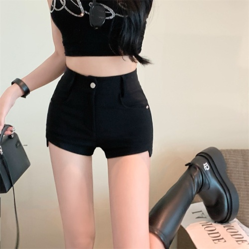 Real shot of hot girls' tight casual shorts, women's summer slimming butt-covering, versatile high-waisted A-line hot pants