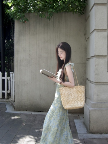 Actual shot~Summer gentle style with small flying sleeves, slim and slim dress, ruffled skirt, long skirt for women