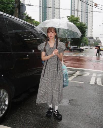 Simple Korean style mid-length plaid skirt