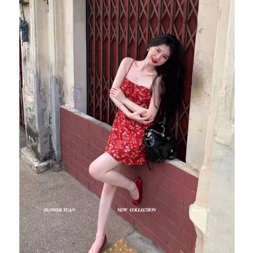 Hong Kong chic retro high-end niche waist slimming sexy sweet and spicy style red floral suspender dress for women