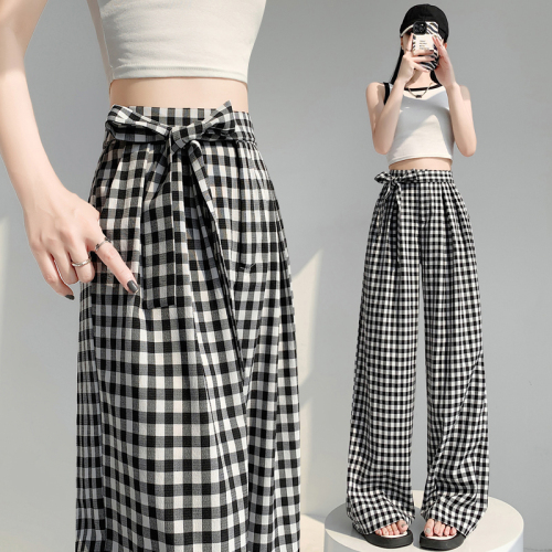 Real shot of lazy high-waisted black and white plaid straight pants for women in summer, loose and casual, slim checkerboard pattern wide-leg floor-length pants