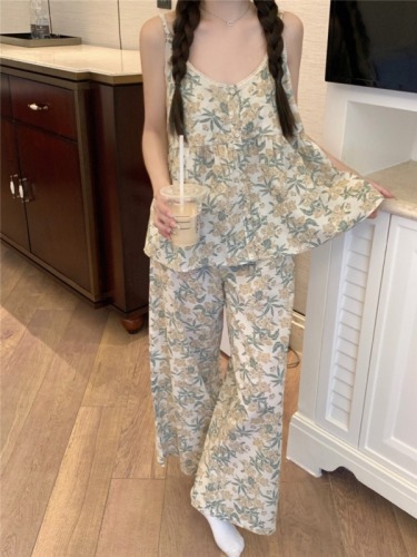 Actual shot of Korean style summer suspender trousers, retro large floral loose cotton, comfortable and lazy home clothes set