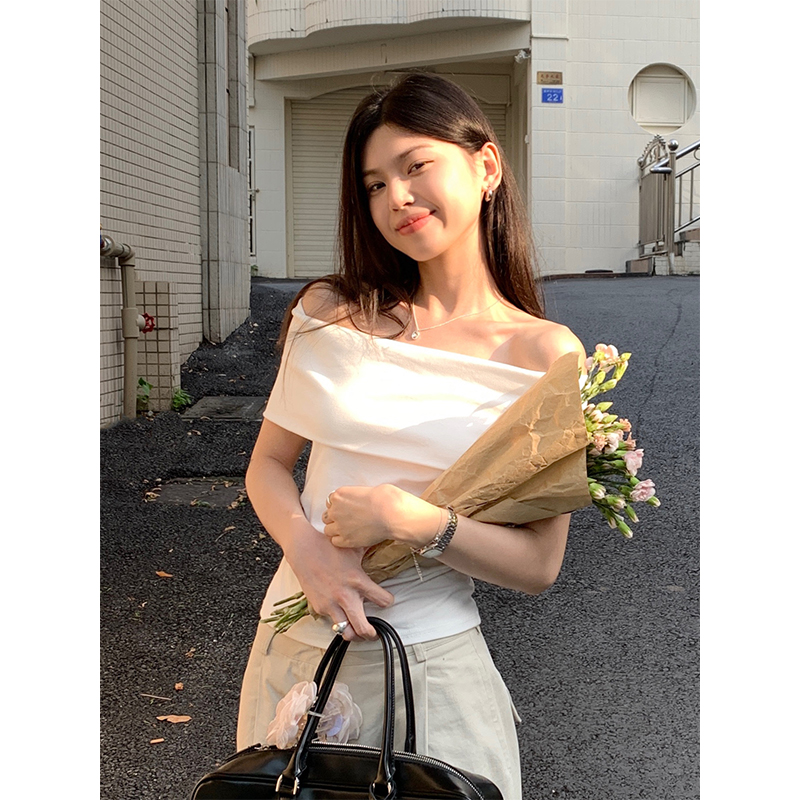 Real shot sweet and spicy French style one-shoulder short-sleeved T-shirt women's summer 2024 new style pleated slimming top 