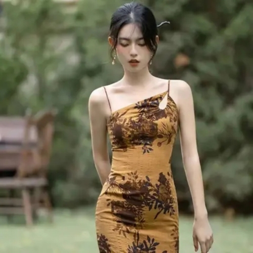 New Chinese style Chinese style sling cheongsam suit for women spring and summer retro two-piece hot girl niche design slim dress